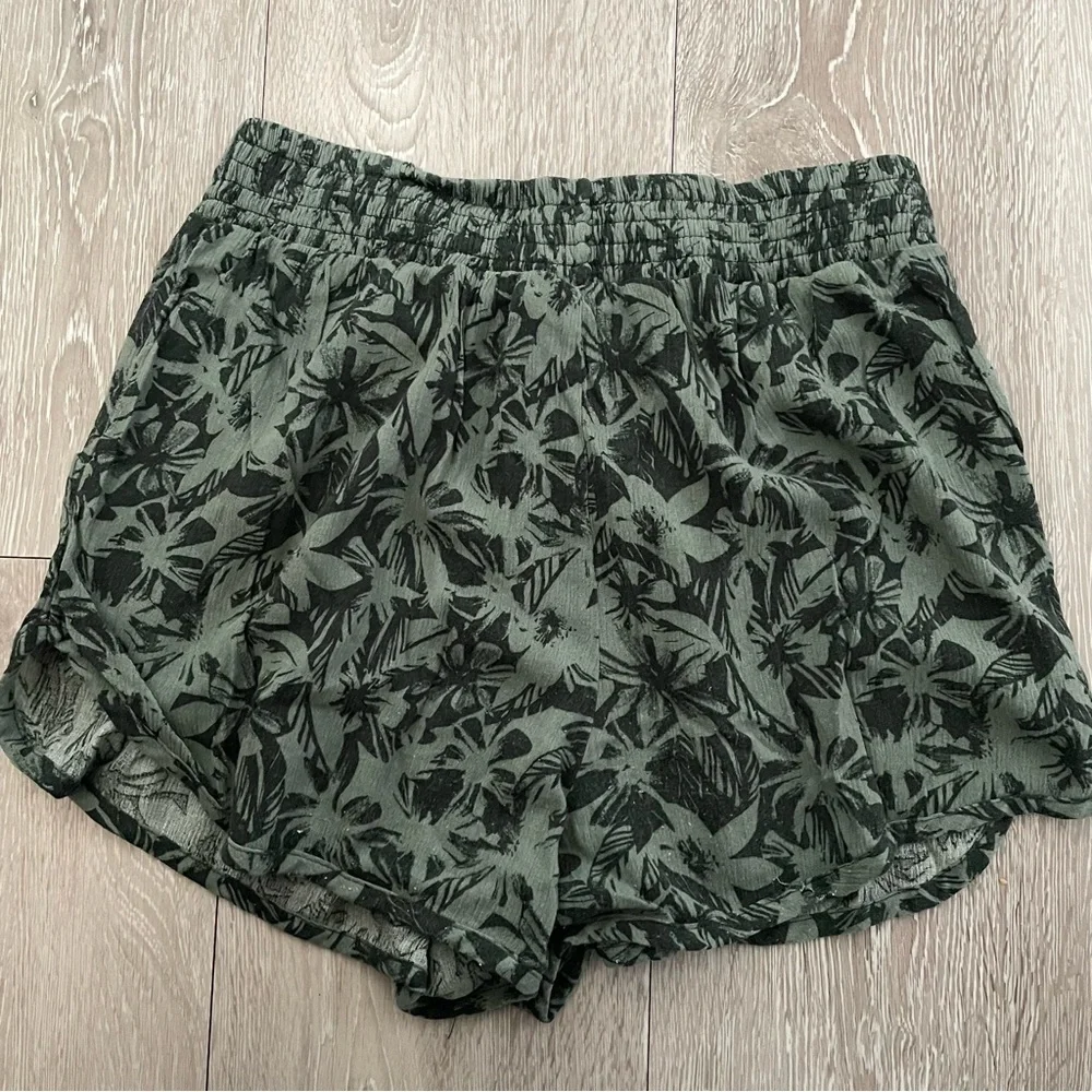 Bundle of 2 Nobo Elastic Waist Shorts Size Small EUC Boho Set 2 pack - Picture 3 of 6